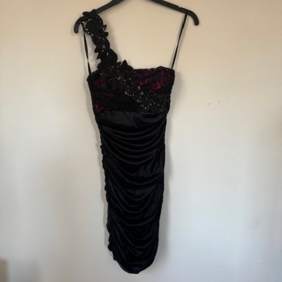 B. Smart Juniors Size 3 One Shoulder Cocktail Dress Black & Fuchsia Pink - Picture 7 of 7